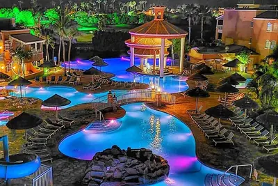 Image de Two Bedroom Condo