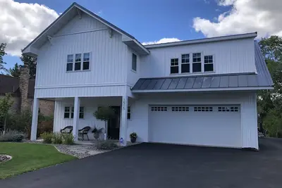 Image de Park Point Getaway - Modern - New - 1 Mile to Canal Park - Half block to Beach