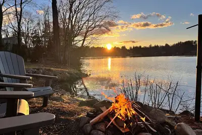Image de A serene lake house to escape the day-to-day!