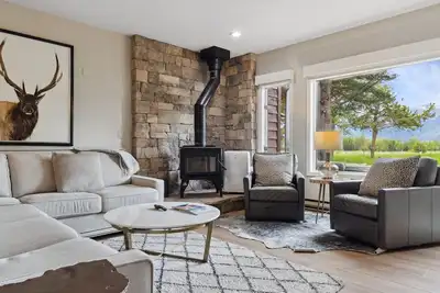 Image de Outpost: Teton Shadows Granite E - Private Sauna!