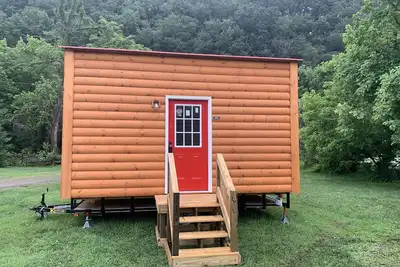 Image de Come Enjoy a Cozy Getaway Cabin on The River