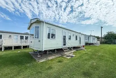 Image de Lovely 6 berth caravan for hire at Manor Park in Hunstanton Norfolk ref 23044s