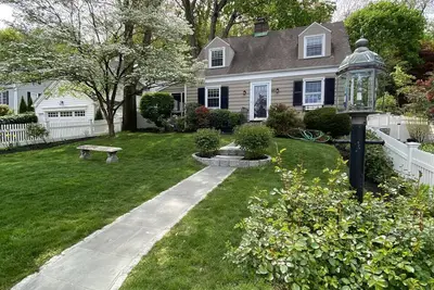 Image de Charming beach cape!