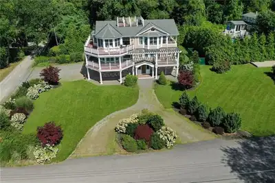 Image de Peaceful Retreat with Beautiful Sunsets and Bay Views