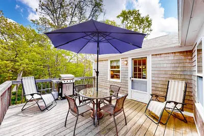 Image de Dog-Friendly Home w/Yard, Deck, Free WiFi, New Gas Grill - Walk to the Beach