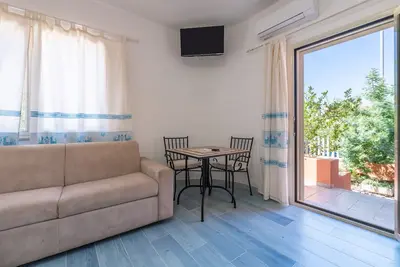 Image de Studio 'Villa Erica Appartamento Lesley' avec vue sur la montagne, Wi-Fi et climatisation