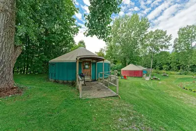 Image de Andelyn Farm Bear Kamp Yurt. A Unique Glamping Experience in Up-State New York