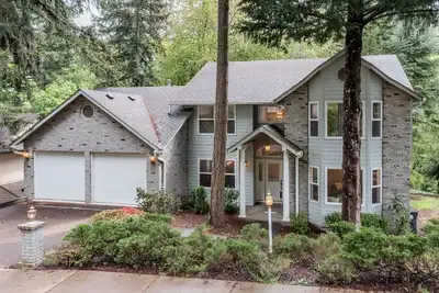 Image de Entire 4-bedroom house, billiards and ping-pong, close to University of Oregon