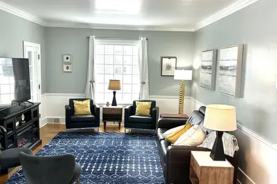 Image de Warm, friendly, Mountain View’s, 5gig, Restaurants, Covered porch/fire table