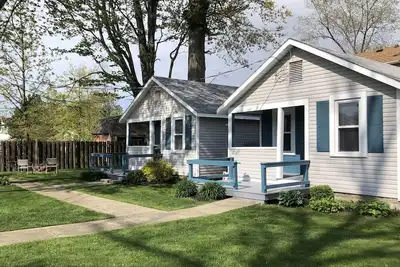 4bdrm Double(2) Cottages Sleeps 10 Right on The Gotl Strip. . .
