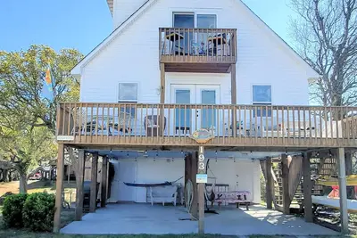 Image de Sound view beach retreat w/ best of Island Life! Pets/Family welcome!