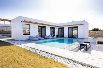 Image de Sardines Luxury Villa 2 with Private Pool Parking and Garden
