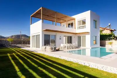 Image de Sardines Luxury Villa 3 with Private poll, garden, parking and Gym