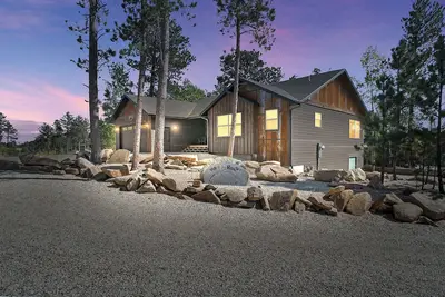 Image de Spacious 2-Level Property w/ Huge Parking Area for Trailers, Clubhouse Access