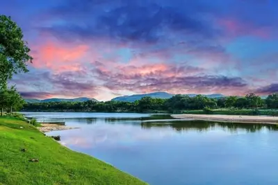 Image de Beautiful Quiet Getaway on Llano River w/ Lake Lbj Access