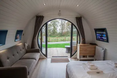 Image de Snowdrop Family Glamping Pod | sleeps 4 - Gold Award winning