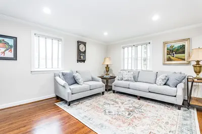 Image de Perfect Townhome near the Village, downtown, Nc State