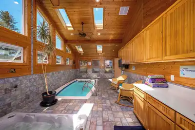 Image de Luxurious & Spacious one-of-a-kind Beach home with indoor lap pool and hot tub