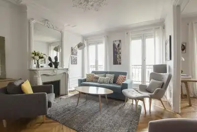 Image de Large 3-room apartment Miromesnil - Elysées - Etoile