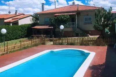 Image de Chalet con Piscina Privada muy Cerca de Salamanca