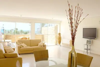 Image de Bel appartement sur la promenade de bord de mer Ashdod