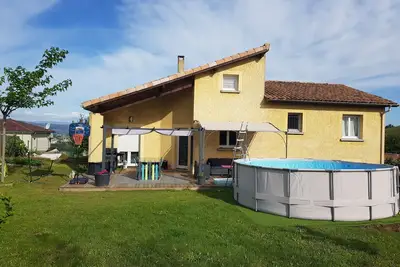Image de Maison lumineuse climatisée calme et agréable avec nouvelle piscine creusée