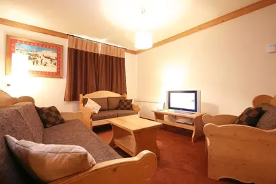 Image de 50m des commerces, terrasse, balcon, parking, télévision, casier à ski, 62m², Les 2 Alpes