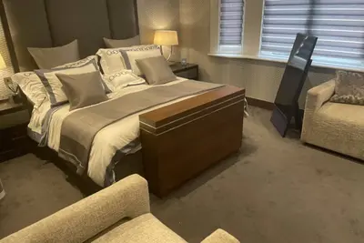 Image de World Class detached Town House New Bond Street Mayfair.