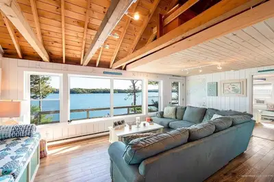 Image de Amazing Oceanfront Private Cottage Deep H2o Dock