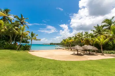 Image de Ultra Luxury 12 Bd Private Beach  Exclusive Concierge Chef Butler service