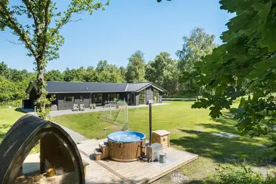 Image de Maison confortable à Hadsund avec sauna