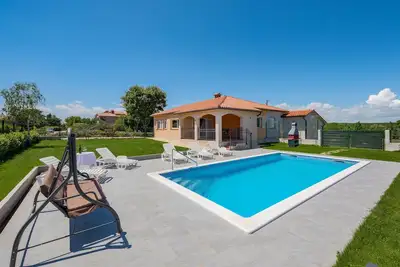 Image de Superbe maison à Labin avec WiFi