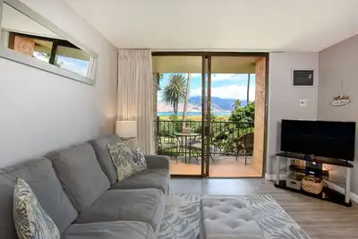 Image de Oceanfront oasis with beach access, pool, & balcony