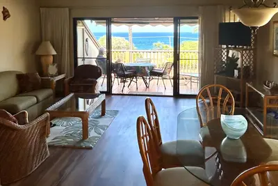 Image de Tropical hideaway with pools, hot tub & grill - the waves await