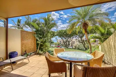 Image de Upscale escape with pool, hot tub & grill - near beaches & water sports