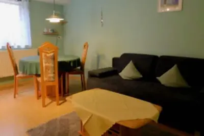 Image de Cozy basement apartment (40sqm) with terrace