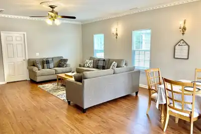 Image de Come home- 1 mile from Duke & Downtown Durham