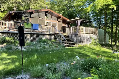 Image de Perfect Getaway Only 60 min From Toronto. Next to Ste. Anne's Spa.