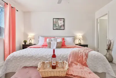 Image de Modern House with Pool, Pet Friendly, Outdoor Dinning, Grill, Fire table