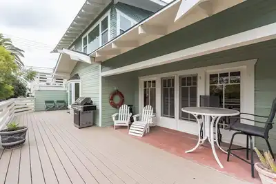 Image de Discounted nights in June! Remodeled craftsman!