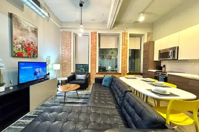 Image de 2 Br | 2 Bt | Downtown | Free Valet Parking | # 6