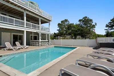 Image de Living On Beach Time: Private pool, Hot Tub, Rec Room w/ Pool Table