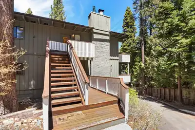 Image de Tahoma Condo w/ Gas Grill | Lakefront Hoa Amenities Access