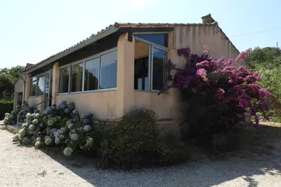 Image de petite maison bord de mer