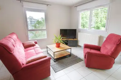 Image de Confortable T3 au pied du château de Chambéry!