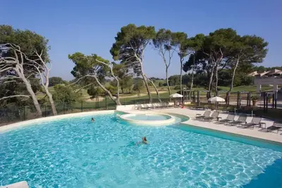 Image de Résidence standing Golf de Saumane : piscine, tennis