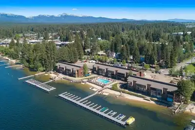 Image de Downtown McCall Lakefront Condo w/ Community Pool and Beach