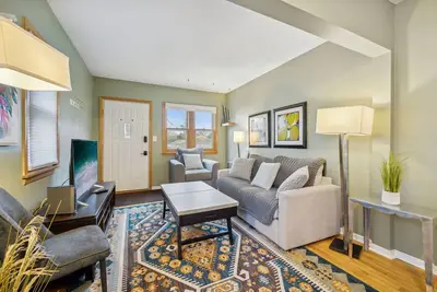 Image de Flyer's Find, remodeled and clean