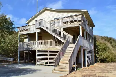 Image de Charming, well maintained contemporary home with every attention to detail.