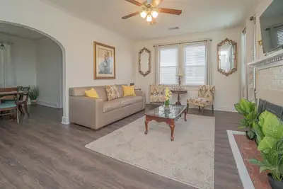 Image de Capitol Heights Hidden Gem, Close to Downtown